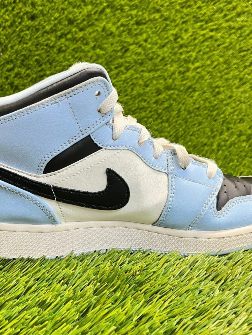 Nike Air‎ Jordan 1 Mid Boys Size 7Y Blue Black White Basketball Shoes Sneakers